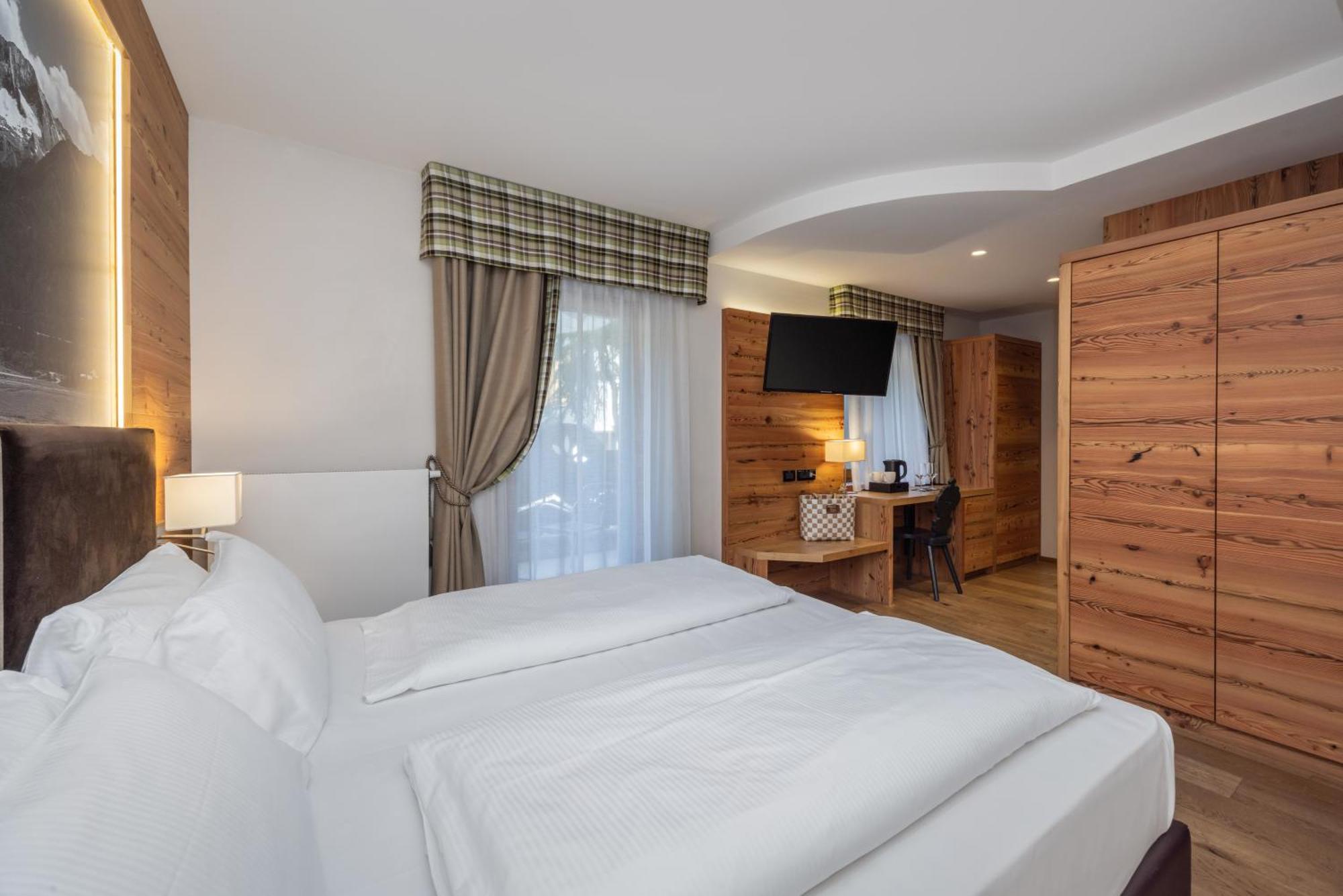 Hotel Ravelli Mezzana  Esterno foto