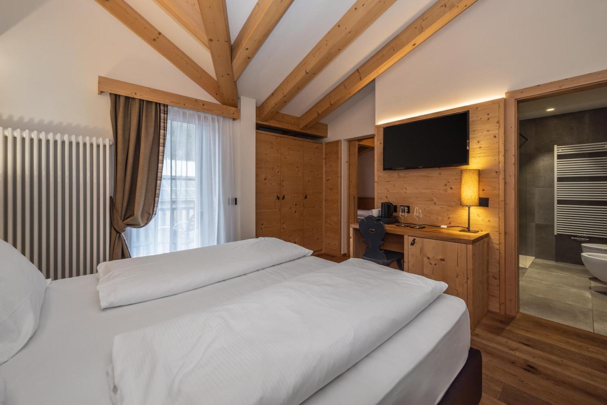 Hotel Ravelli Mezzana  Esterno foto