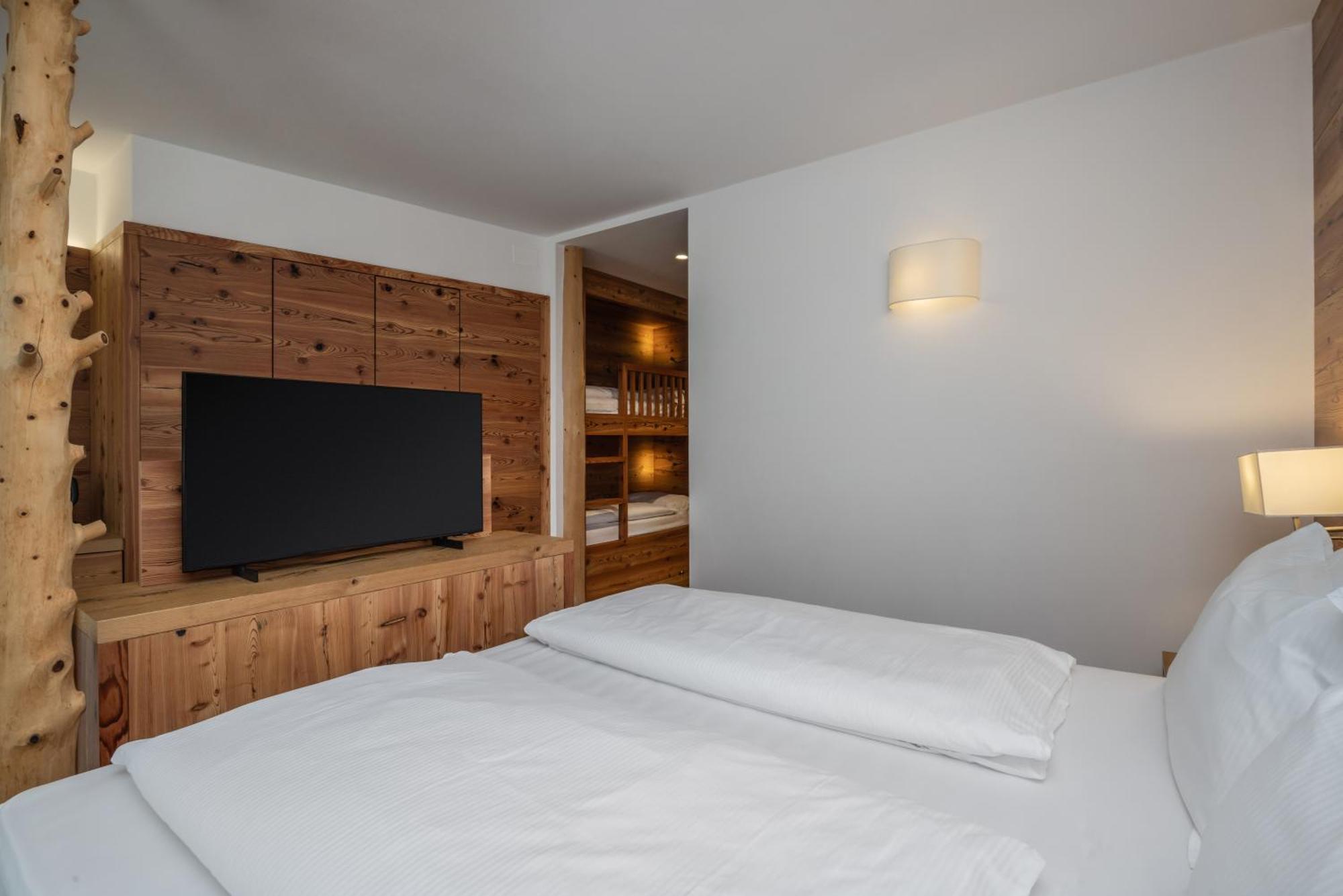 Hotel Ravelli Mezzana  Esterno foto