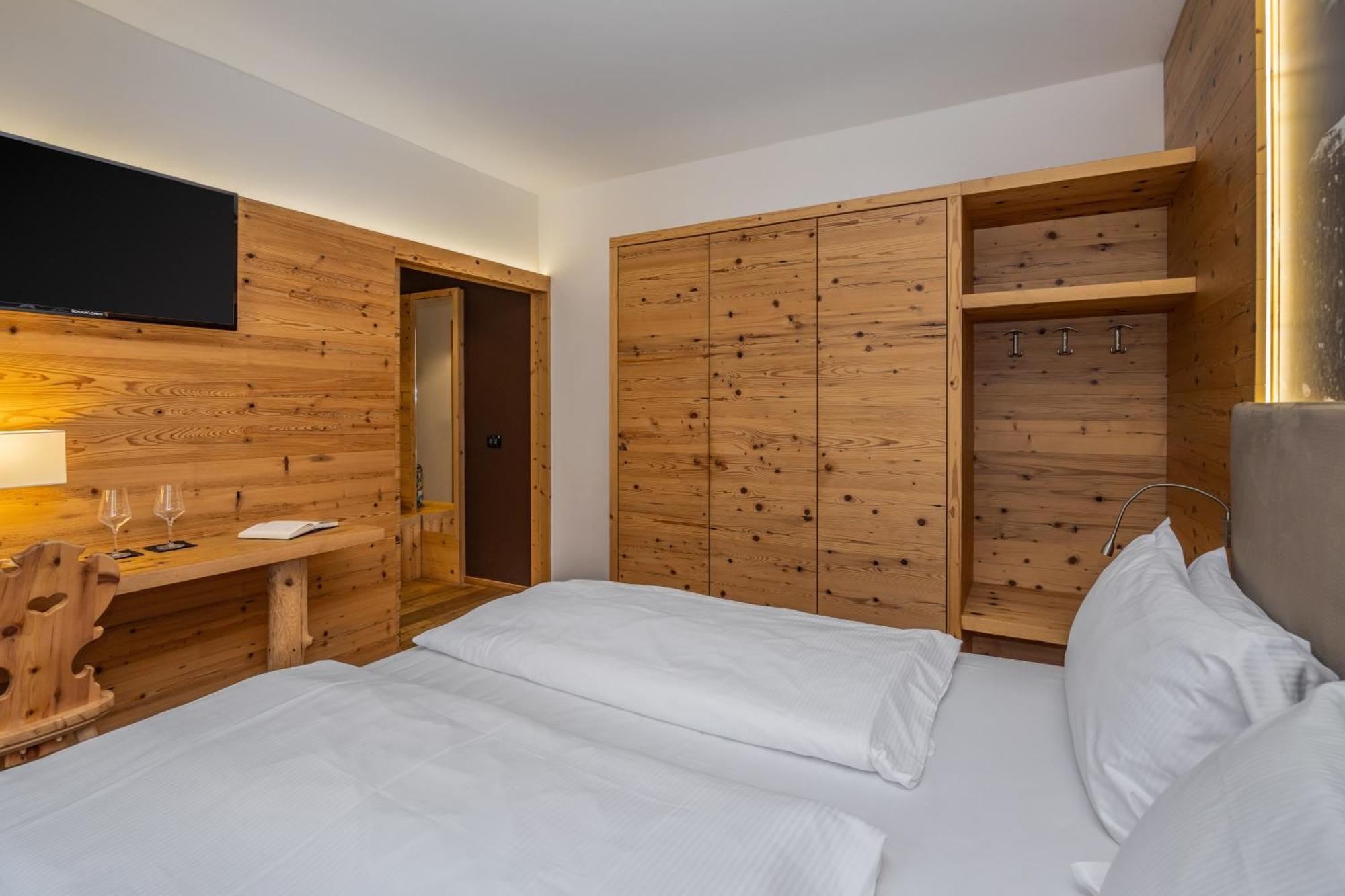Hotel Ravelli Mezzana  Esterno foto