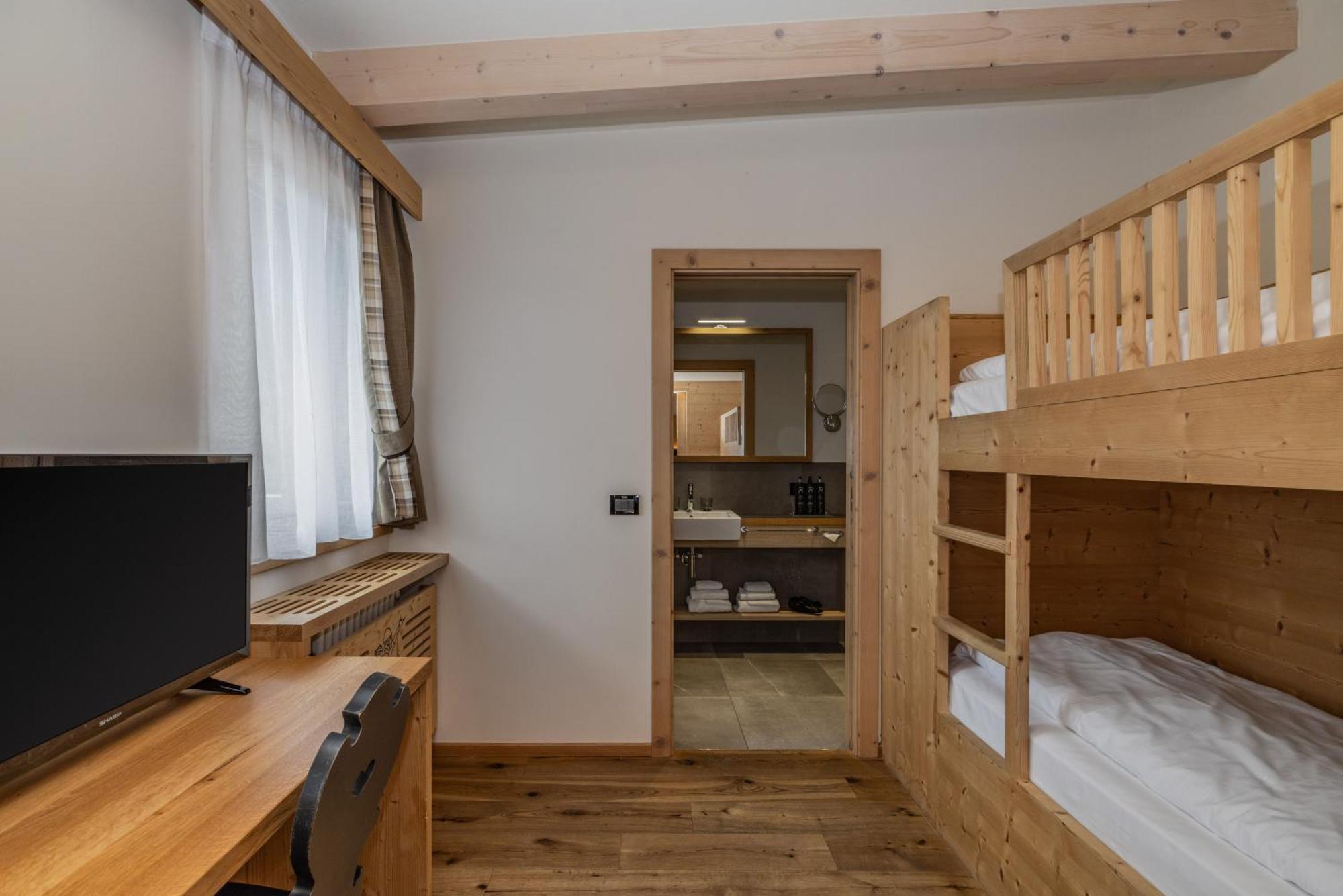 Hotel Ravelli Mezzana  Esterno foto