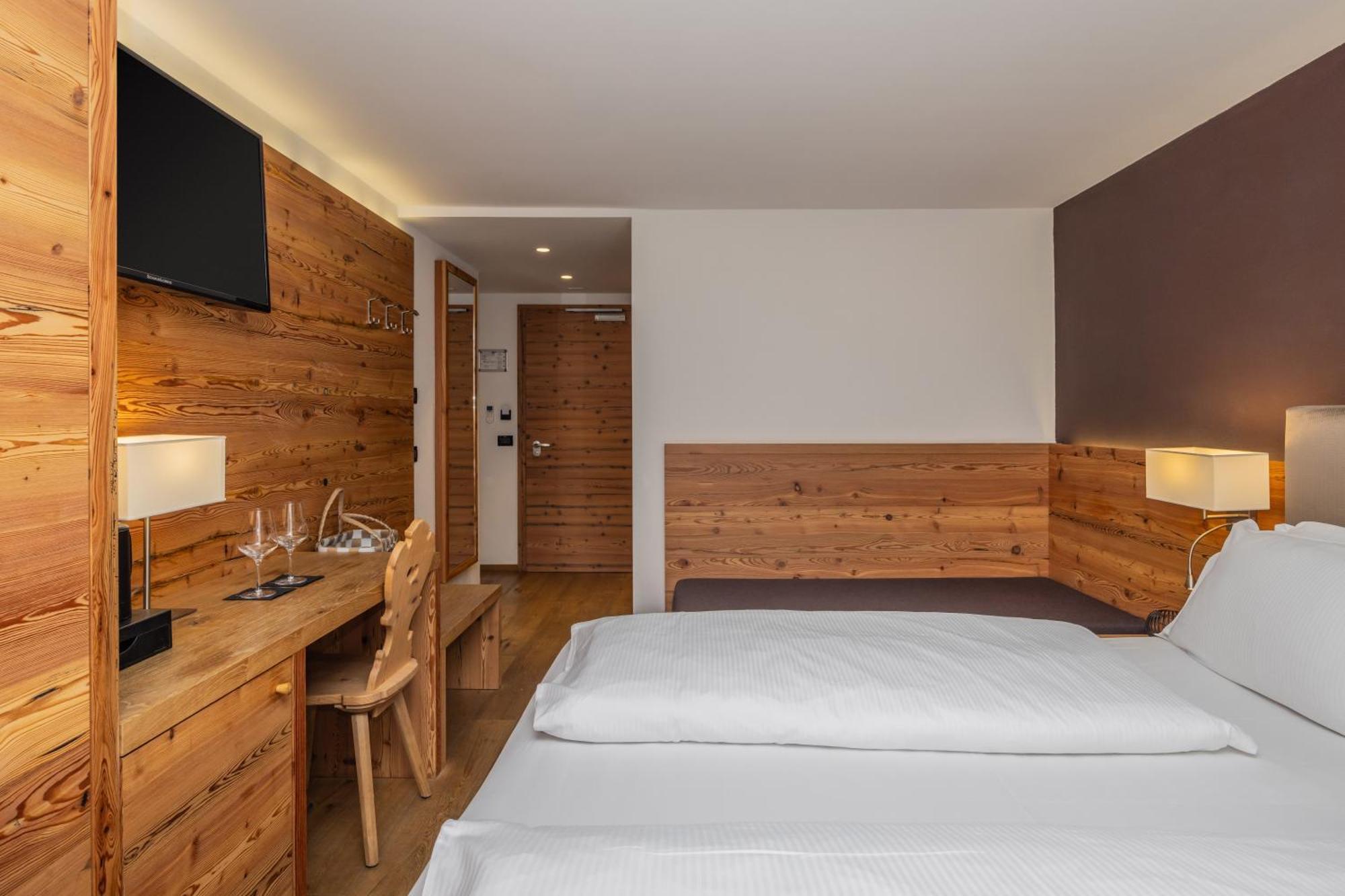 Hotel Ravelli Mezzana  Esterno foto