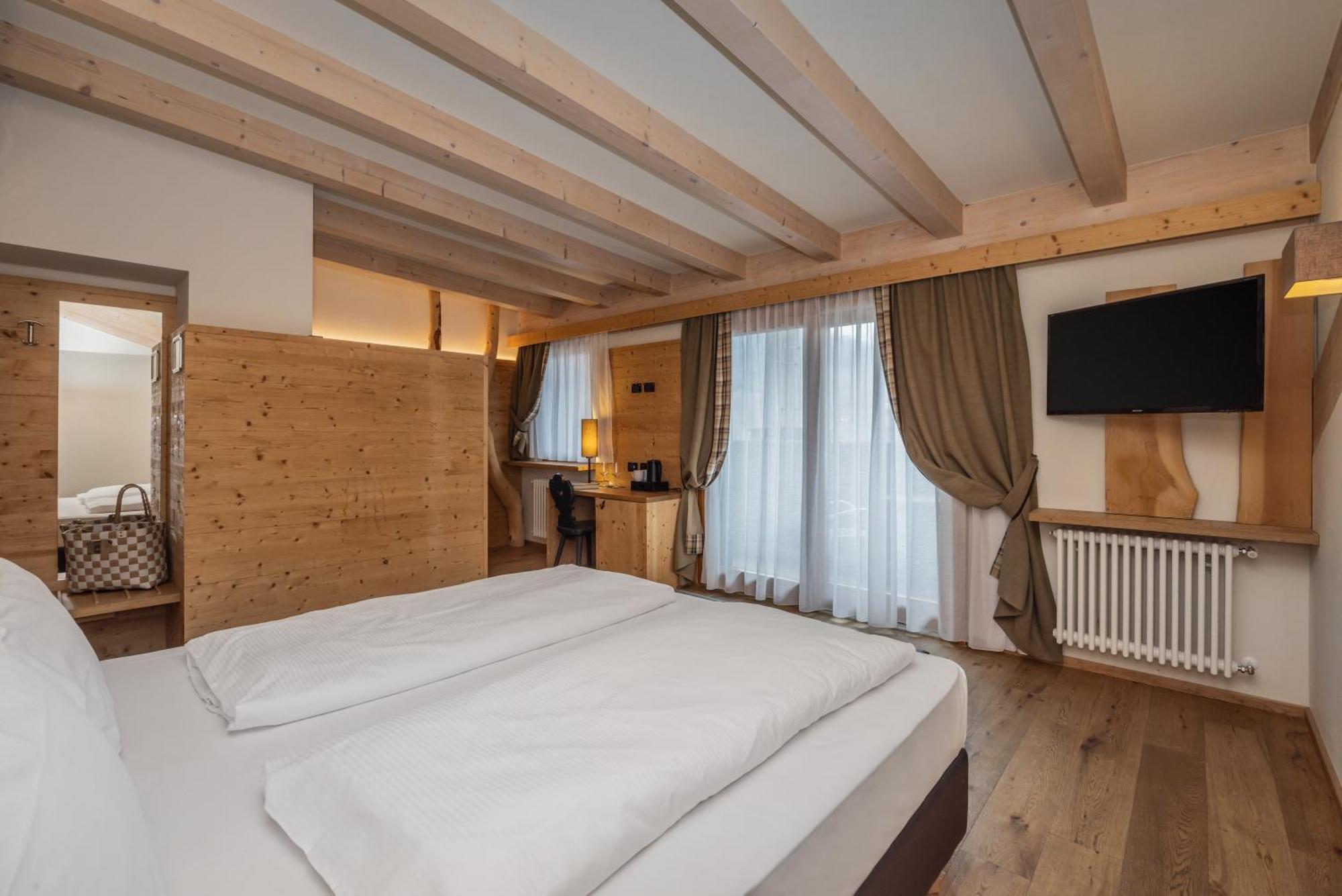 Hotel Ravelli Mezzana  Esterno foto