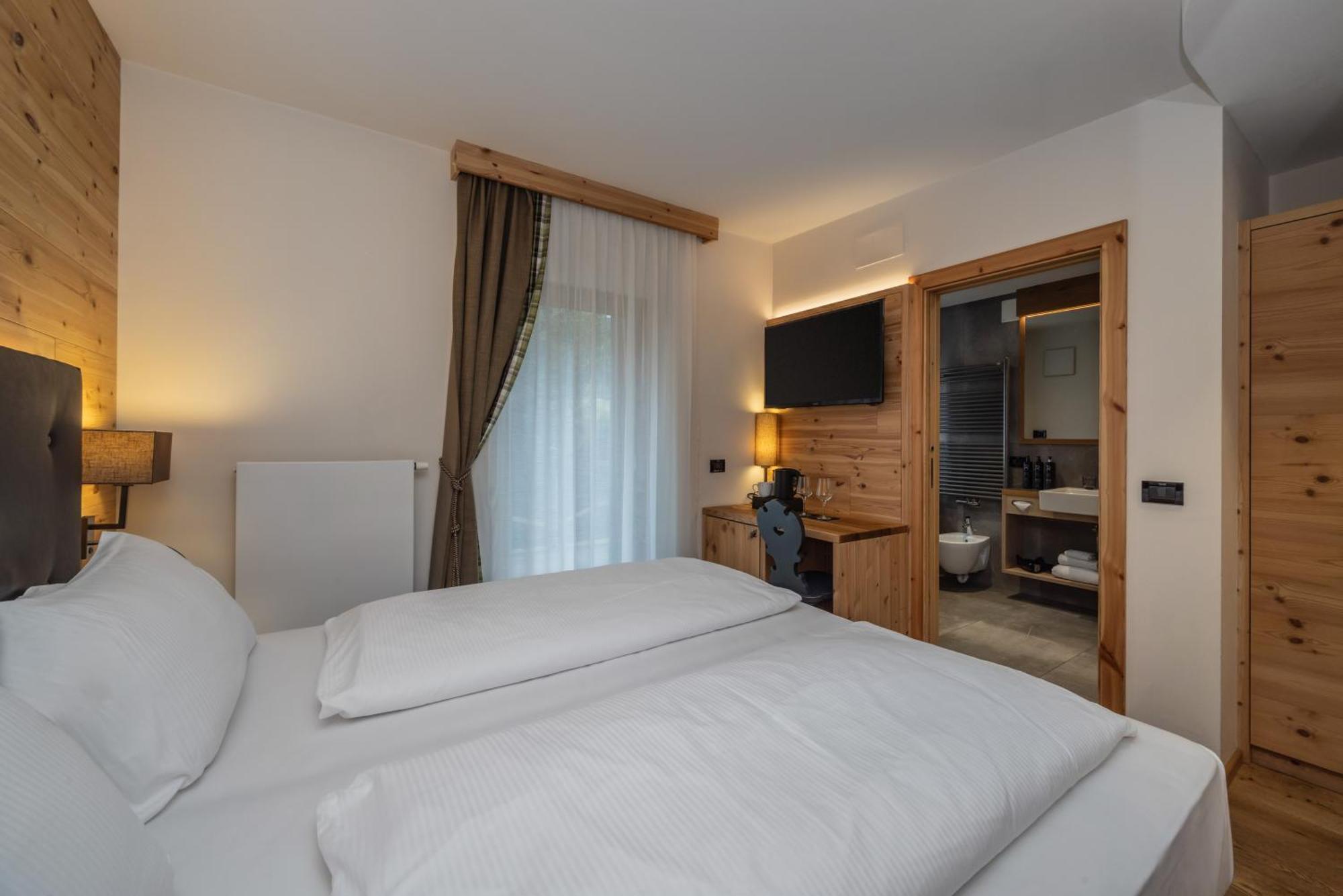 Hotel Ravelli Mezzana  Esterno foto