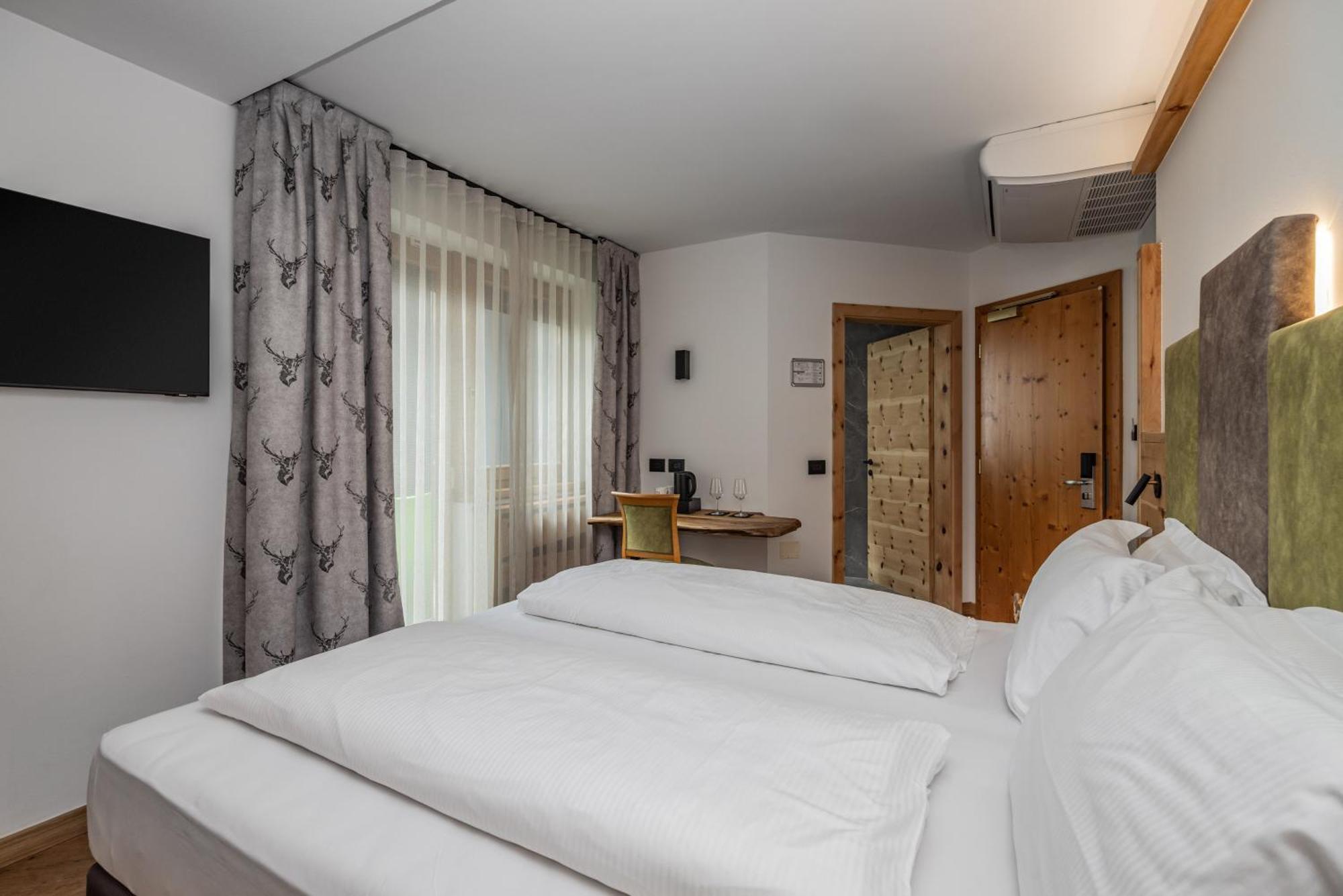 Hotel Ravelli Mezzana  Esterno foto
