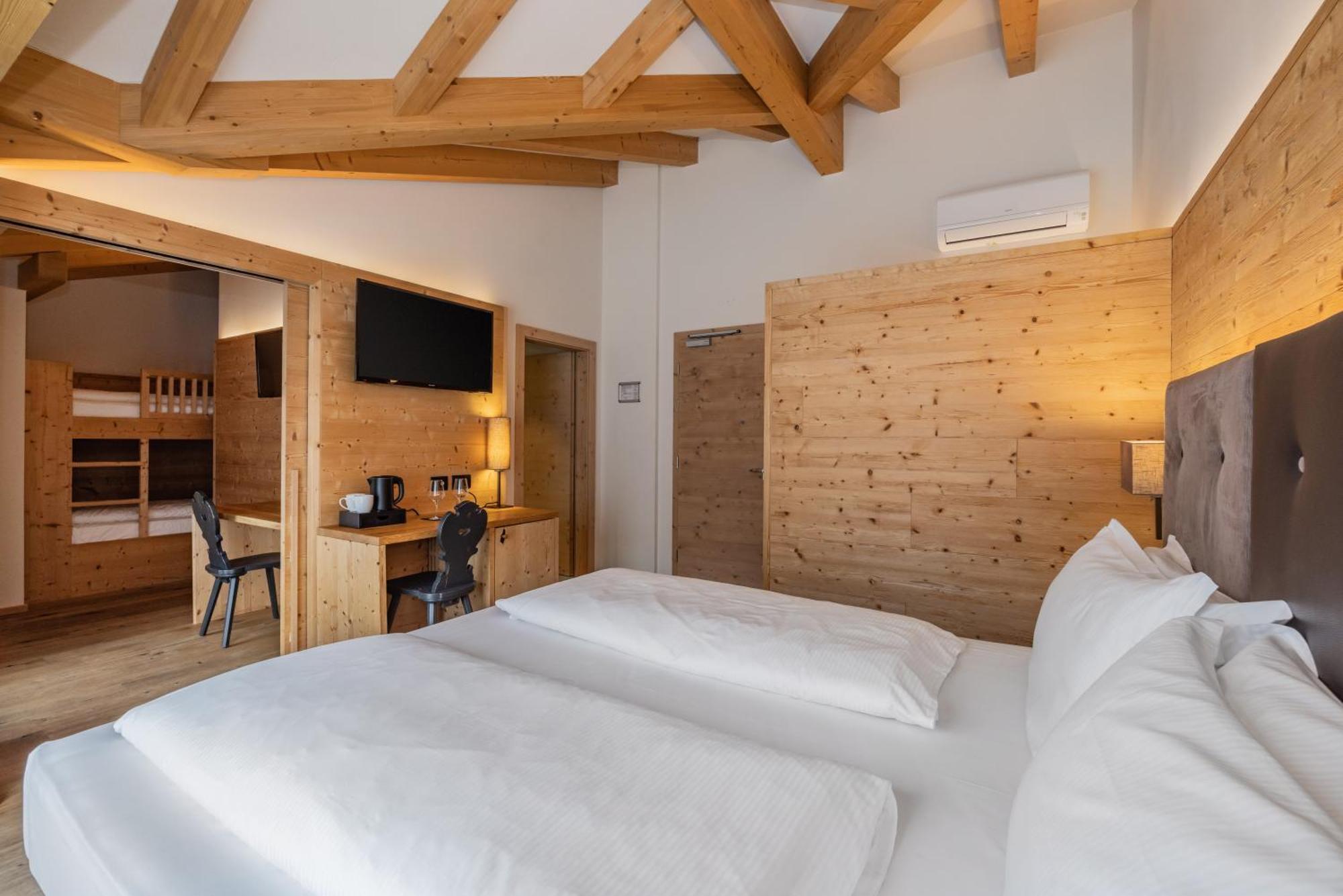 Hotel Ravelli Mezzana  Esterno foto