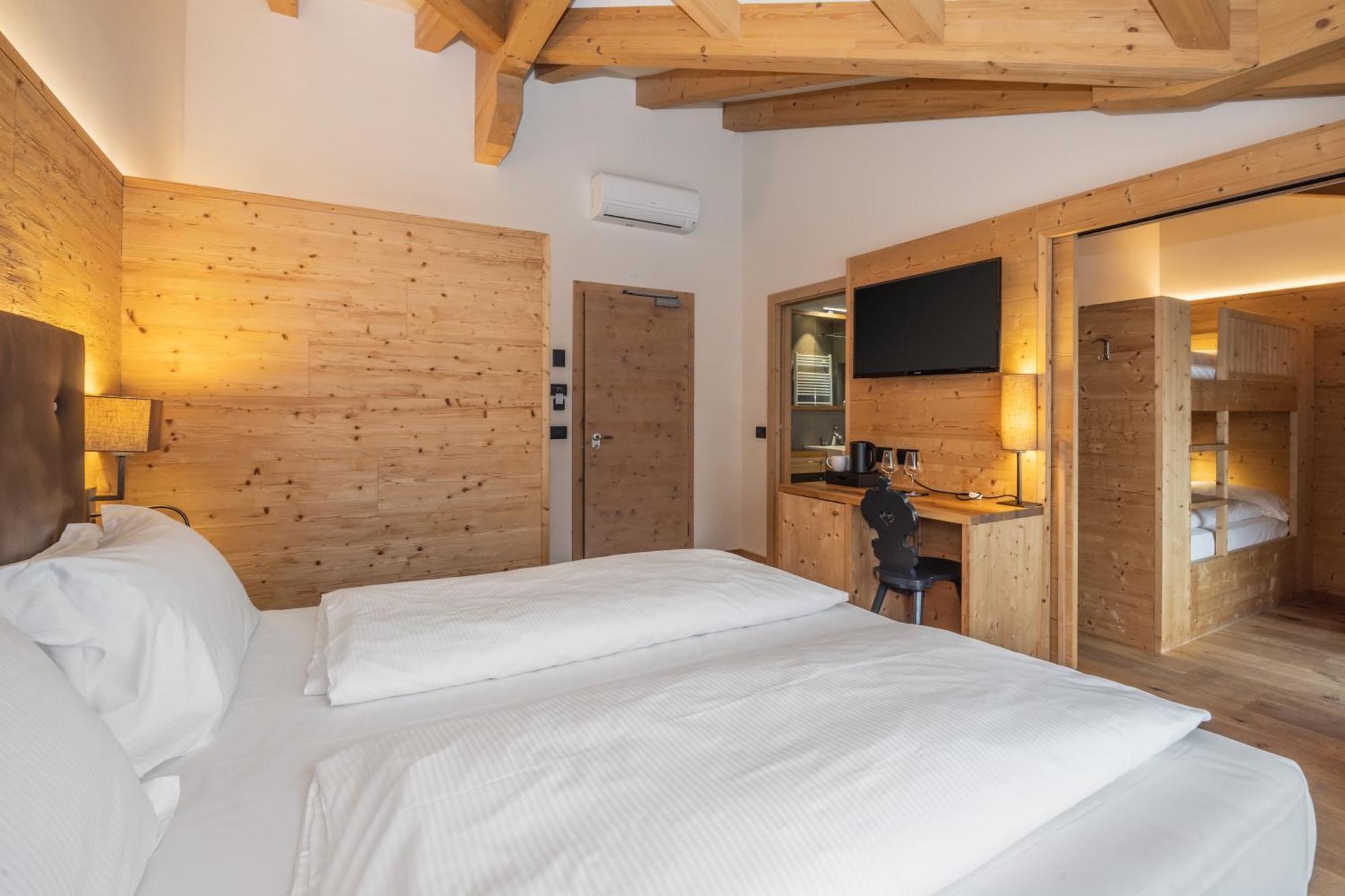 Hotel Ravelli Mezzana  Esterno foto