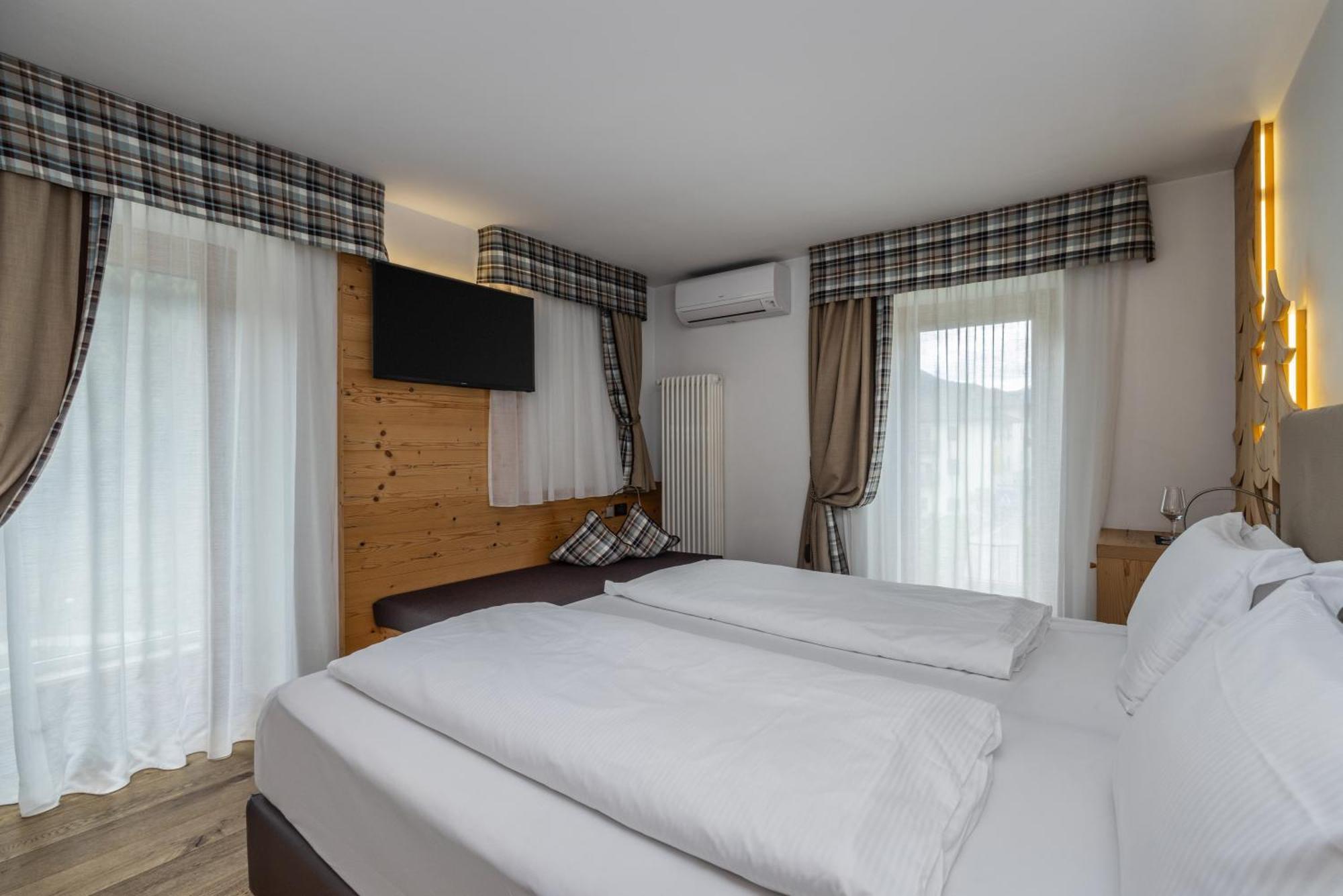 Hotel Ravelli Mezzana  Esterno foto