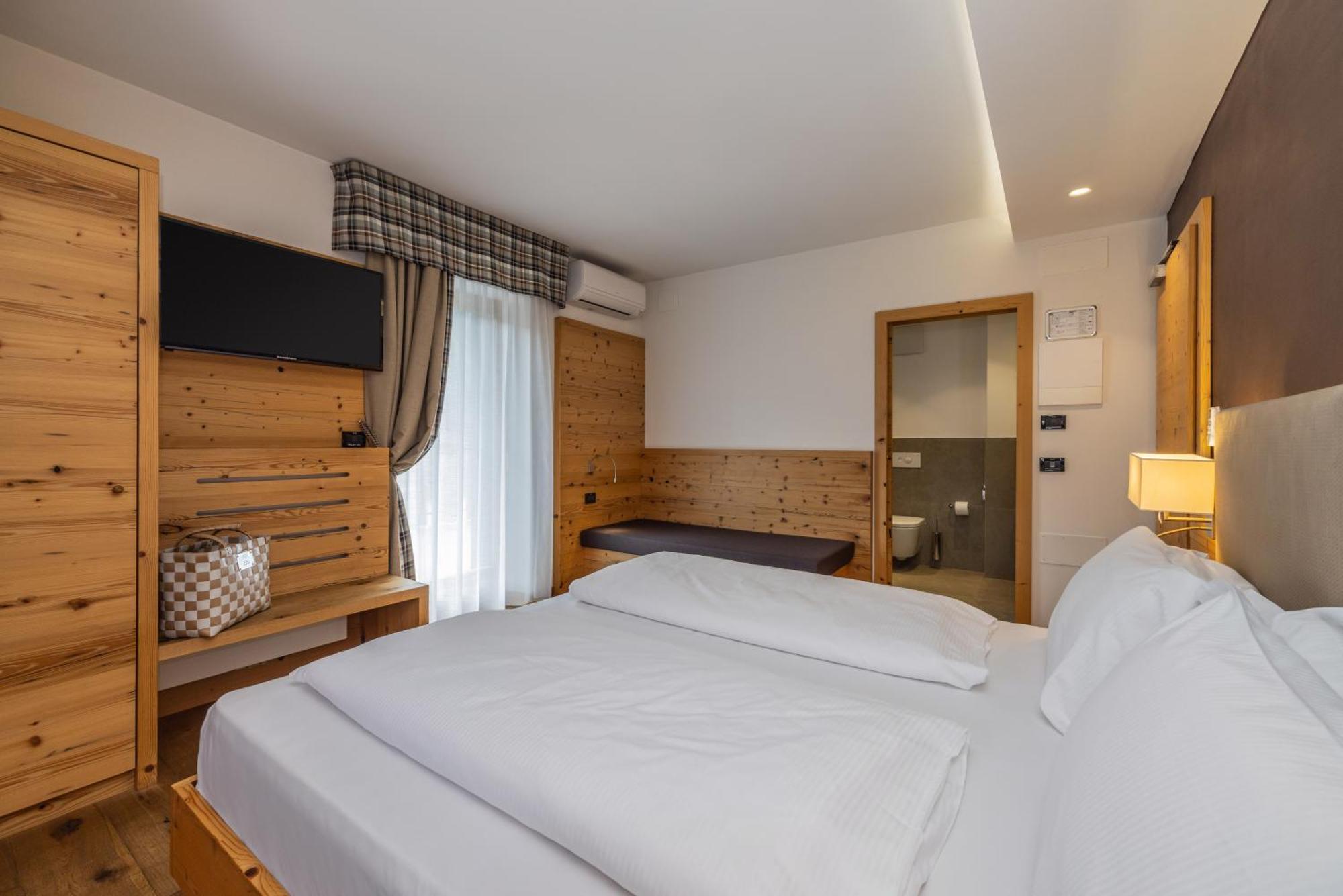 Hotel Ravelli Mezzana  Esterno foto